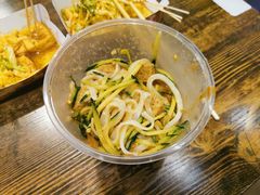 -花儿姐与战哥的美食档