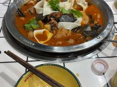 -晓彭肥肠鸡·泡椒鸡火锅(水木天地店)