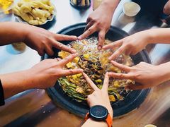 -粘豆包柴火铁锅炖