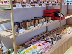 自助取餐区-顶东面包花园·生日蛋糕(世博店)