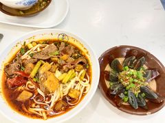 -李与白包子铺(桐梓林店)
