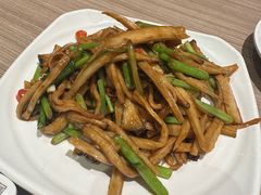 -六泰居·尔滨地标·东北菜(泰山路店)