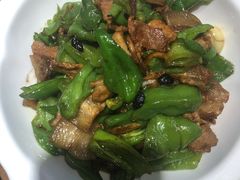 辣椒炒肉-肖记公安牛肉鱼杂馆· 省级非物质文化遗产(仁和路店)