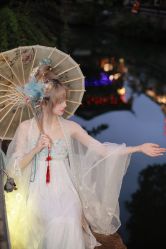 -一揽芳华汉服旗袍体验馆(拙政园店)
