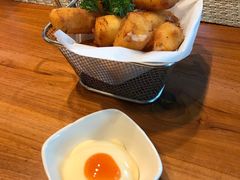 炸芝士条-Chom Cafe and Restaurant