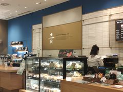 面包甜点陈列柜-星巴克(成都太古里二店)