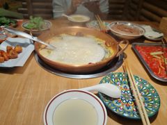 -洱火云南酸菜牛肉火锅(石景山当代商城店)