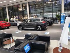 -上海宝信宝马4S店