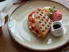 -ROAST coffee & eatery