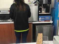 -全家便利店(莲花池东路店)