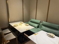 -楚山晓·湖北菜(武汉光谷K11店)