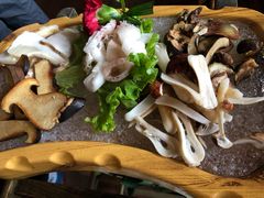 云南运过来菌类拼盘-滇釜火锅·能喝汤的火锅(车公庄店)