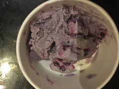 哈根达斯-钱小奴海鲜自助黑金店(杭州滨江龙湖店)