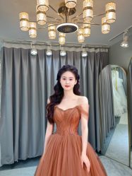 -衣贝姿婚纱礼服馆