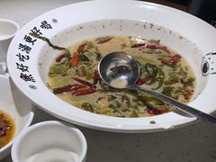 -江渔儿酸菜鱼(奥园广场金发购物中心店)