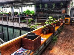 -ROAST coffee & eatery