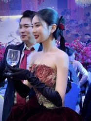 -不晚国际婚纱礼服