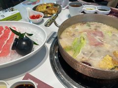 -洪氏嗨捞·广东猪肚鸡·椰子鸡火锅(西咸万象城店)