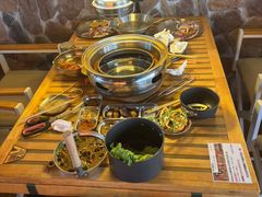 -叽叽扎扎烤肉场(生态城万达店)