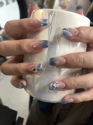 -芊屿芊浔美甲