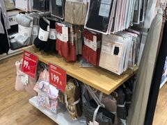 -优衣库(上海颛桥万达广场店)