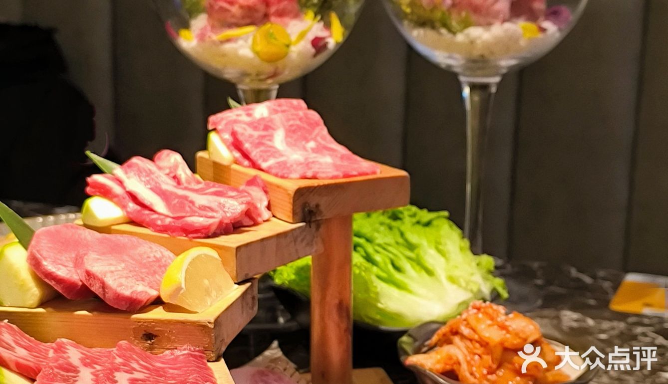 谁说餐饮寒冬没好店❓❗阶梯日式烤肉来破局！