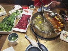 -左庭右院鲜牛肉火锅(金山万达店)