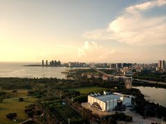 -黄金海景西餐厅·三文鱼·牛扒云顶旋转自助餐