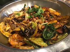 -愉肴麻辣香锅(中山路店)