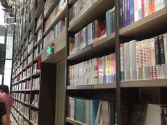 -钟书阁(群光广场店)