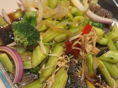 -八府香鸭·啫啫煲(华山路店)