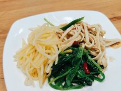 -西部马华清真兰州牛肉面·烧烤夜市(三里河店)