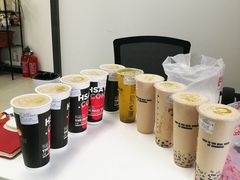 -沪上阿姨·精选茶饮(十一经路店)