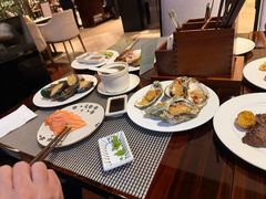 -广州万富希尔顿酒店·感趣自助餐厅·金秋蟹宴生蚝海鲜刺身