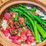 肉比菜多的特色煲仔饭，连饭焦都不能错过‼️  