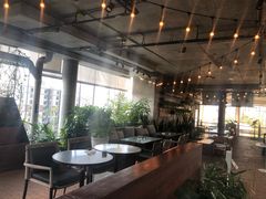 -ROAST coffee & eatery