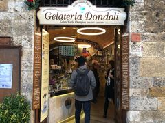 -Gelateria Dondoli
