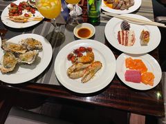 -广州万富希尔顿酒店·感趣自助餐厅·金秋蟹宴生蚝海鲜刺身烧烤