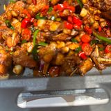 楠城湘餐厅以地道湘菜闻名,辣味层次分明,食材新鲜分量足