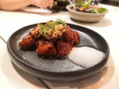 红酒泡沫牛仔粒-荟廷·晶萃(陆家嘴尚悦湾店)
