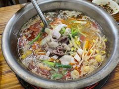 -周良天山牛杂城(天山路总店)