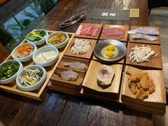 -银米·云南传统过桥米线(双廊黑金冠店)