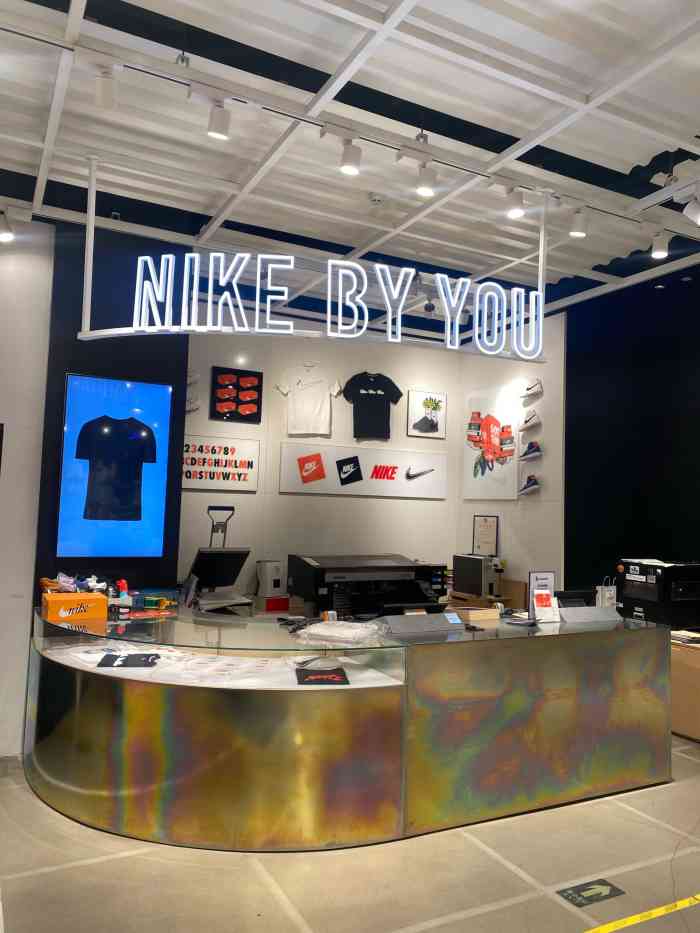nike kicks lounge(王府中环店)-"上周末吃完rug,随意逛逛,这家nike.