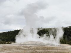 -老忠实间歇泉