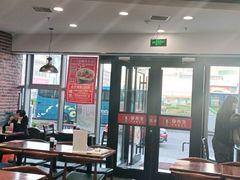 大堂-李先生牛肉面大王(站北广场店)