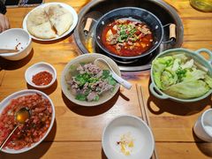 -大众跷脚牛肉馆·非遗传承单位(峨眉山店)