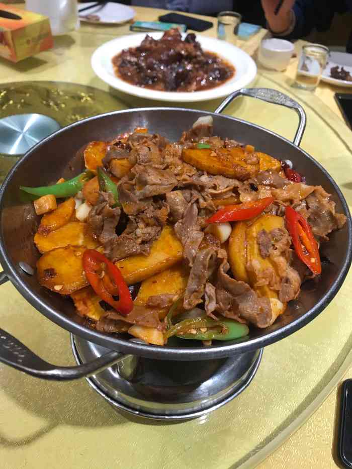 这家饭店是清真店,第一次去,老公提前一晚上打的电话,因为是疫情期间