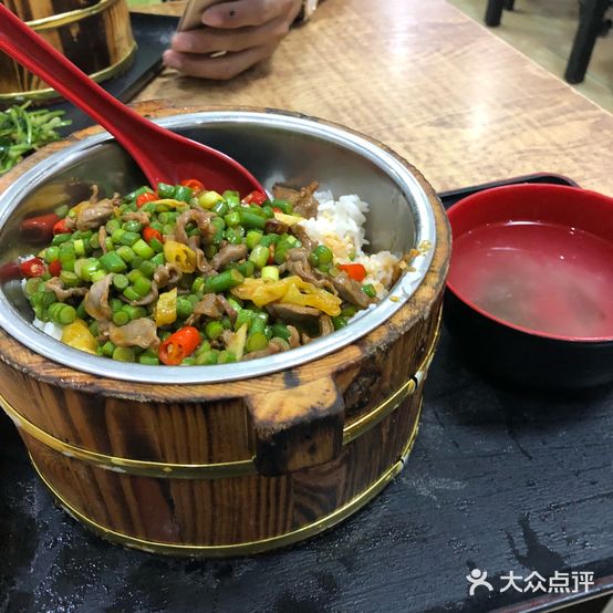 QQ木桶饭(早餐小炒店)