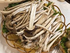 -菌海森林·非遗野生菌火锅(西山区滇池路摩根道店)