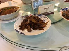 -满江红四季餐厅 · 国家五钻级酒家(新纪元大酒店店)